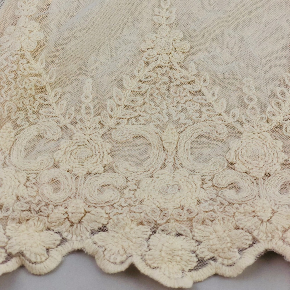 White Floral Embroidery Sleeveless Lace Top Small - Picture 3 of 5